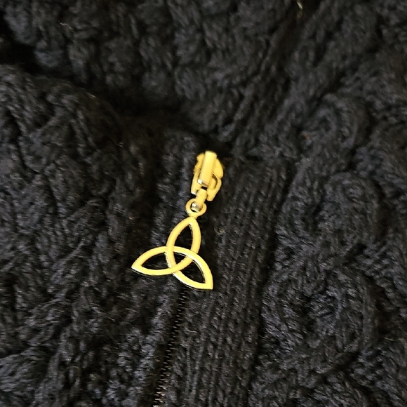 House of Bruar Ladies Asymmetric Zip Hood Coat – 100% Merino Wool, Aran Knit - Picture 11 of 14